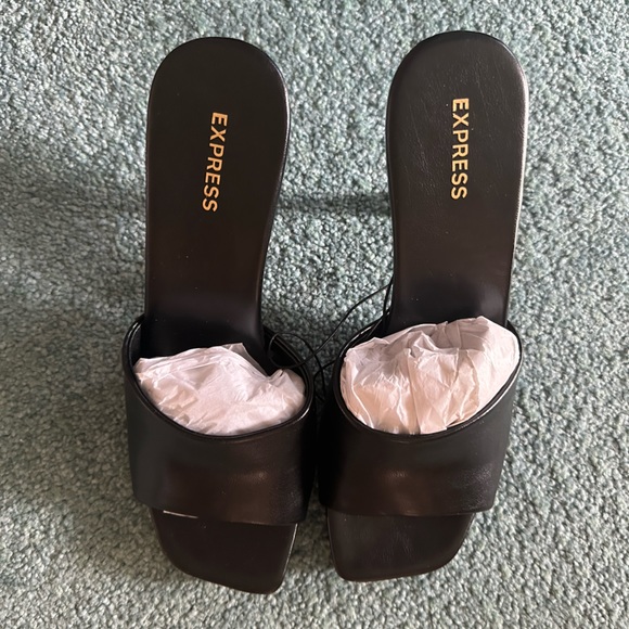 Express Square Toe Mid Heel Sandals - Picture 4 of 8